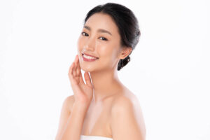 ฉีดฟิลเลอร์ยังไงให้ปลอดภัย? แนะนำ 5 วิธีดูฟิลเลอร์แท้ เช็กอย่างไรให้ชัวร์ก่อนฉีด