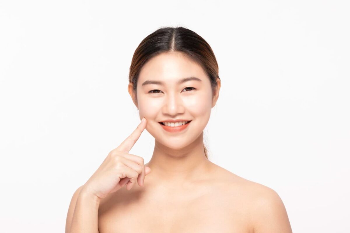วิธีแก้ปัญหาร่องแก้มให้เห็นผล จบปัญหาหน้าแก่ 